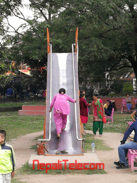 Ratna park play