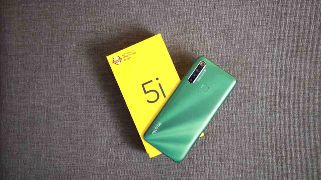 realme 5i with it box