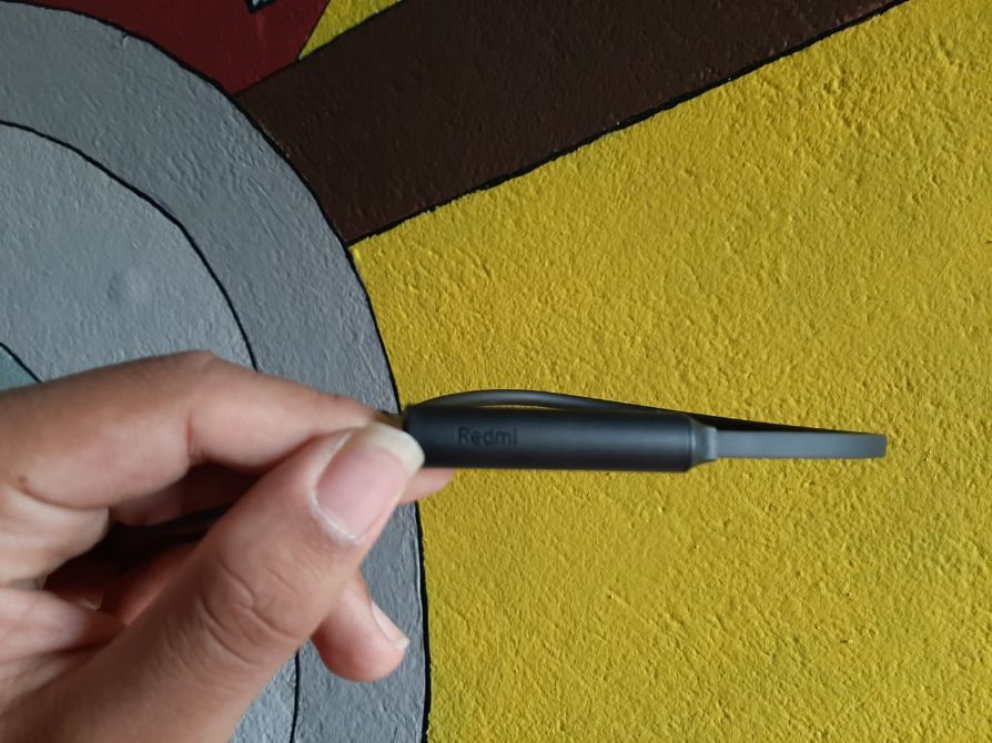 redmi-sonicbass-wireless-earphone-branding