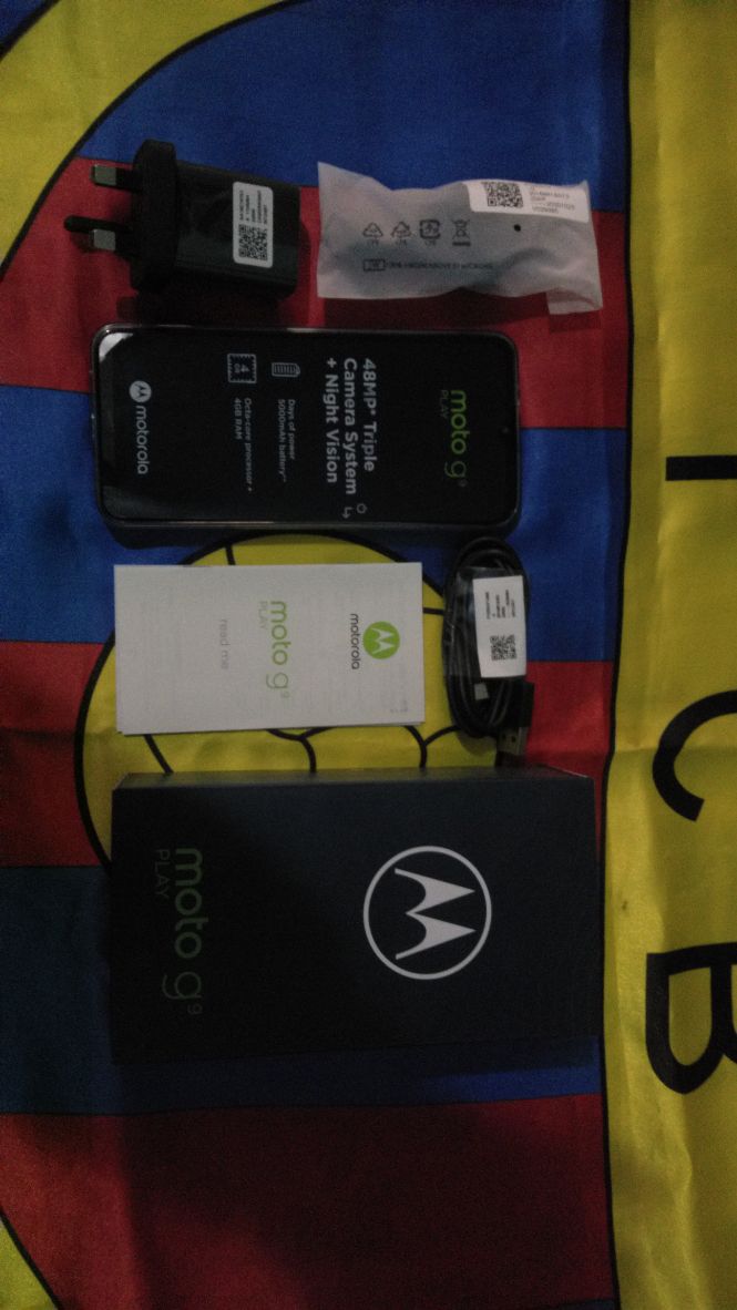 Moto-G9-Play-Box