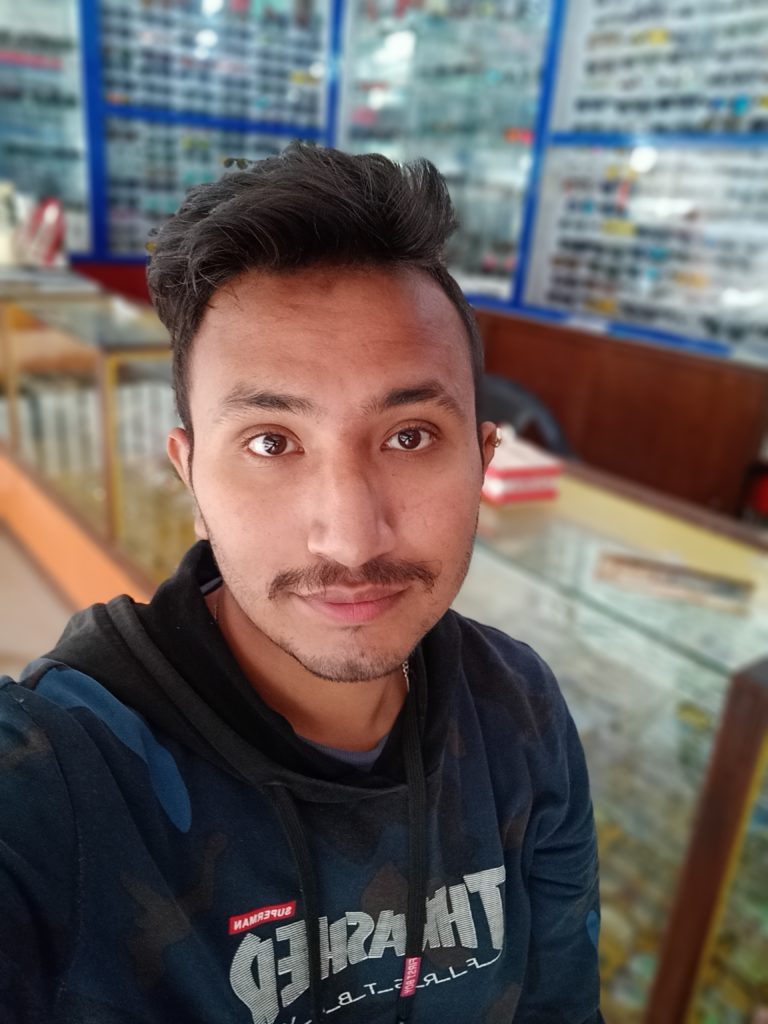 Realme 8 front cam pic