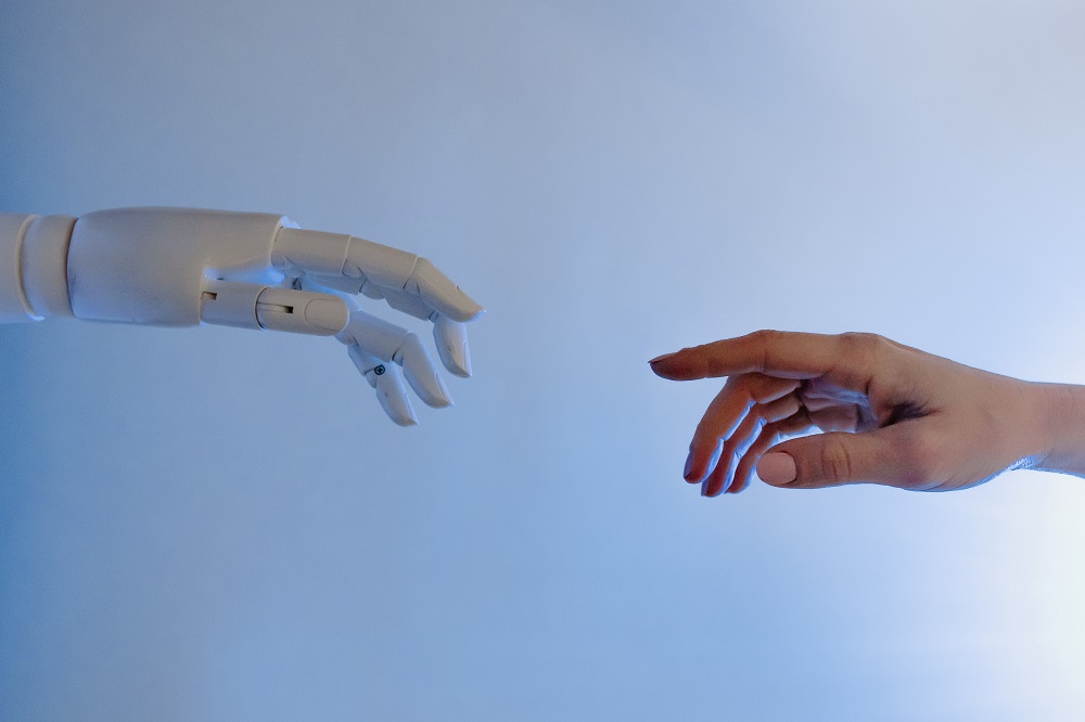 AI vs Human hand