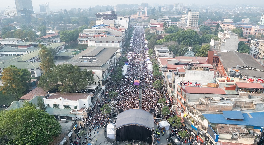 16th Durbar Marg street festival crowd