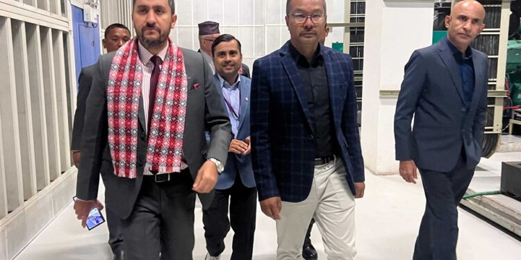 Communication Minister Jagdish Kharel visits Ncell IDC